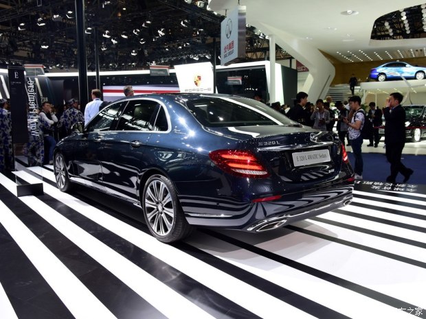 北京奔馳 奔馳E級(jí) 2016款 E 320 L 4MATIC 北京奔馳 奔馳E級(jí) 2016款 E 320 L 4MATIC