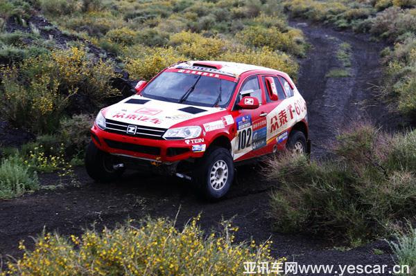 環(huán)塔日記:眾泰車隊風(fēng)雨路 李鵬程狂飆不剎車
