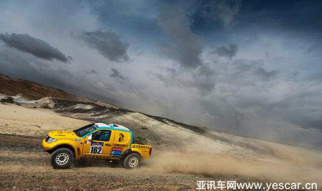 舅舅攜手外甥戰(zhàn)環(huán)塔 寧夏遠(yuǎn)航車隊(duì)表現(xiàn)驚艷