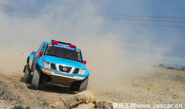 舅舅攜手外甥戰(zhàn)環(huán)塔 寧夏遠(yuǎn)航車隊(duì)表現(xiàn)驚艷