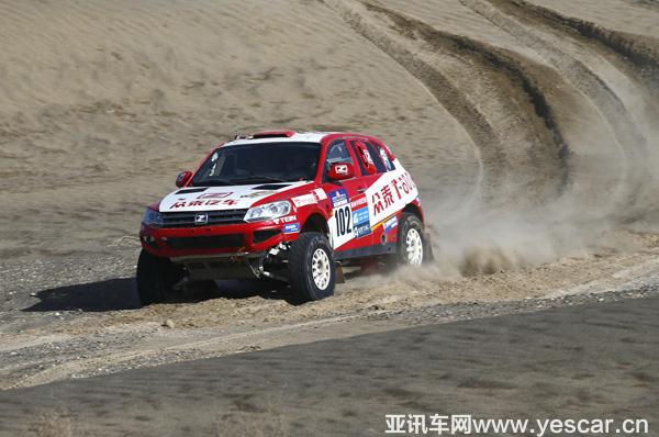 環(huán)塔故事：進(jìn)入沙漠模式 眾泰車手高歌前進(jìn)