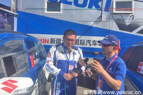 何勇學(xué)芭蕾沙漠練倒立 賽車(chē)被追尾不知道找誰(shuí)