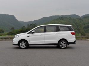 北汽銀翔 北汽幻速H3F 2016款 1.5L 舒適型 北汽銀翔 北汽幻速H3F 2016款 1.5L 舒適型