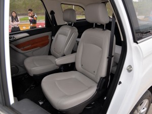 北汽銀翔 北汽幻速H3F 2016款 1.5L 舒適型 北汽銀翔 北汽幻速H3F 2016款 1.5L 舒適型