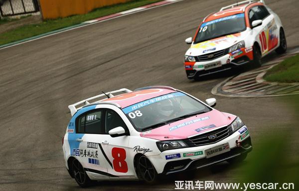 市民挑戰(zhàn)賽盛放紅玫瑰 陳賽黎戲稱賤賤撿名次