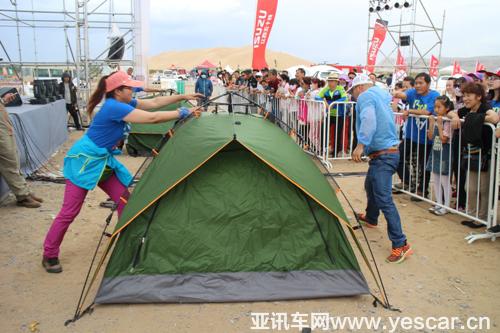 搭帳篷比賽現(xiàn)場。.jpg