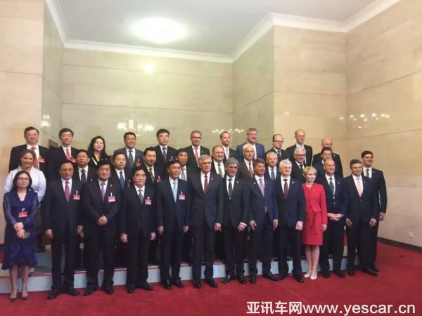 刷爆朋友圈 猜猜這次默克爾訪華會(huì)帶來多少汽車大單？