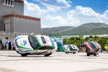 201355070ca4002a007787.png 【主新聞稿】北汽新能源再赴王者之約 環(huán)青海湖(國際)電動(dòng)汽車挑戰(zhàn)賽正式開啟958.png