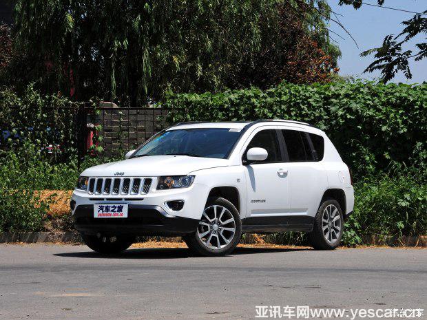 Jeep(進(jìn)口) 指南者 2014款 改款 2.4L 四驅(qū)豪華導(dǎo)航版 Jeep(進(jìn)口) 指南者 2014款 改款 2.4L 四驅(qū)豪華導(dǎo)航版