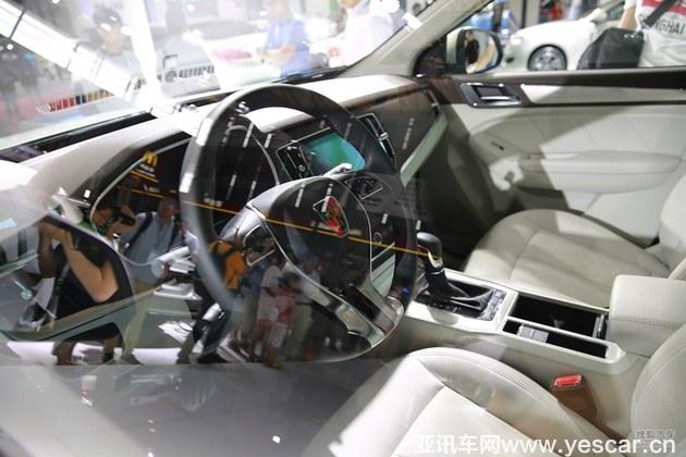 上汽榮威eRX5內(nèi)飾 搭阿里YunOS互聯(lián)系統(tǒng)