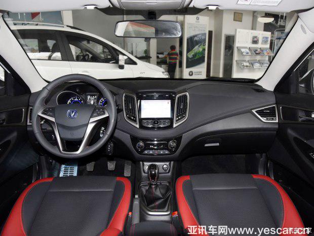 長(zhǎng)安汽車(chē) 逸動(dòng) 2016款 XT 1.6L 手動(dòng)俊酷型 國(guó)V 長(zhǎng)安汽車(chē) 逸動(dòng) 2016款 XT 1.6L 手動(dòng)俊酷型 國(guó)V