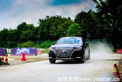 【新聞稿3】展現(xiàn) “王者”風(fēng)采，一汽豐田舉辦皇冠商界精英試駕會(huì)1426.png