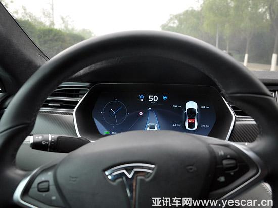 車主突發(fā)致命疾病 特斯拉自動(dòng)駕駛急送醫(yī)