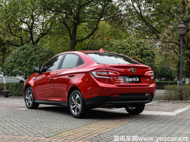 東風(fēng)裕隆 銳3 2016款 1.6L CVT尊享型天窗版 東風(fēng)裕隆 銳3 2016款 1.6L CVT尊享型天窗版