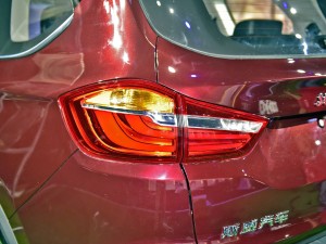 華晨鑫源 斯威X7 2016款 1.8L 手動(dòng)尊貴型 華晨鑫源 斯威X7 2016款 1.8L 手動(dòng)尊貴型