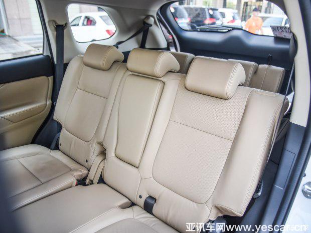 廣汽三菱 歐藍(lán)德 2016款 2.4L 四驅(qū)尊貴版 7座 廣汽三菱 歐藍(lán)德 2016款 2.4L 四驅(qū)尊貴版 7座