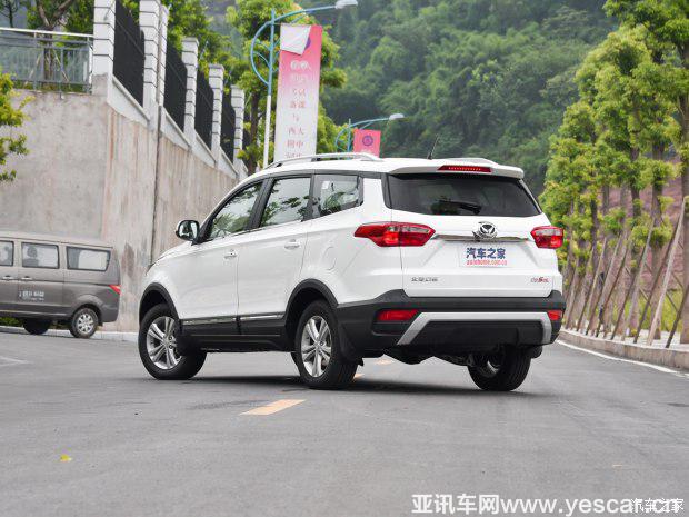 北汽銀翔 北汽幻速S3L 2016款 1.5L 手動尊貴型 北汽銀翔 北汽幻速S3L 2016款 1.5L 手動尊貴型