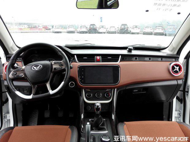 北汽銀翔 北汽幻速S3L 2016款 1.5L 手動尊貴型