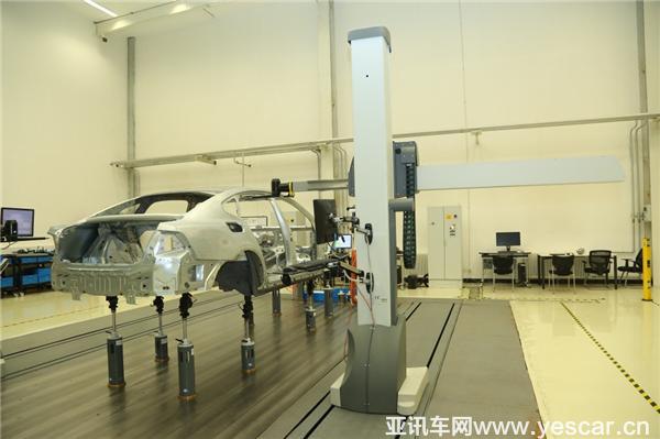 三坐標(biāo)測量室 配備2臺頂級大型雙懸臂式三坐標(biāo)測量儀.JPG 三坐標(biāo)測量室 配備2臺頂級大型雙懸臂式三坐標(biāo)測量儀.JPG