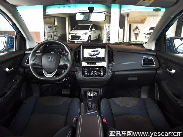 東風(fēng)裕隆 銳3 2016款 1.6L CVT智享型 東風(fēng)裕隆 銳3 2016款 1.6L CVT智享型