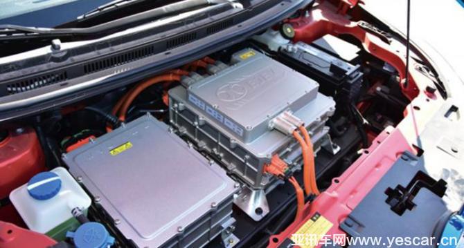  美女配靚車！全方位體驗“唯一可買”純電動SUV EX260