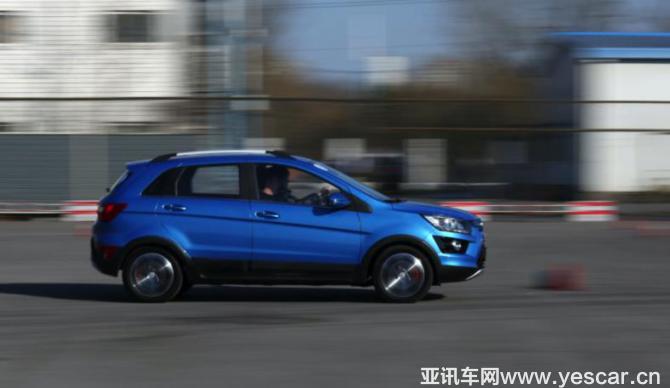  美女配靚車！全方位體驗“唯一可買”純電動SUV EX260