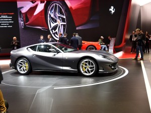 法拉利 812 Superfast 2017款 6.5L 標(biāo)準(zhǔn)型