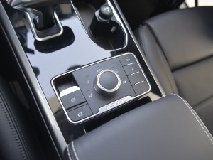 長城汽車 哈弗H8 2017款 2.0T 汽油四驅(qū)尊享型