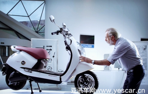 厲害了，雅迪萬達(dá)強(qiáng)強(qiáng)聯(lián)手，讓更高端電動車惠及更多消費(fèi)者