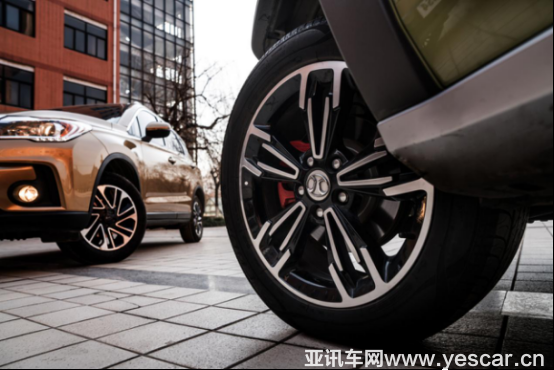 251526360dadba0c7e3796.png 挑兵挑將要選好兵好將 bj20 pk 傳祺gs42309.png