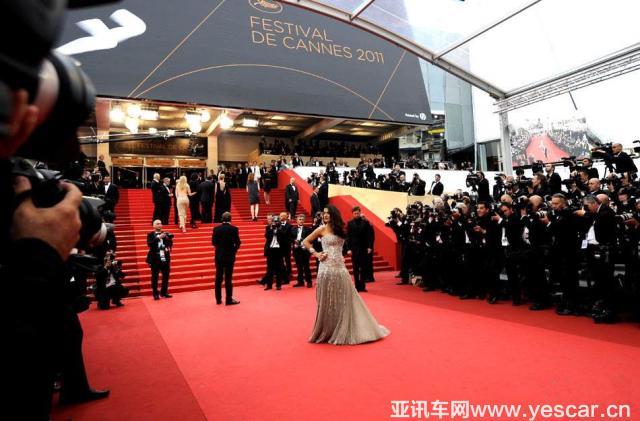 紅毯秀百咖云集 北汽幻速S5靠“套路”取勝