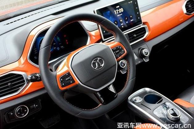 試駕北汽新能源EC3：續(xù)航提升、科技感爆棚，純電動(dòng)選它沒(méi)毛?。? inline=