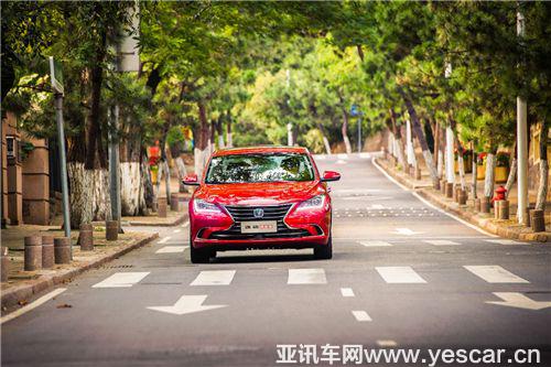 中級(jí)車?yán)镒铎n的仔，第二代逸動(dòng)高能版   