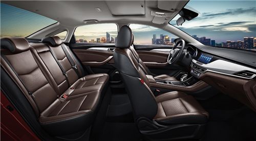 中級(jí)車?yán)镒铎n的仔，第二代逸動(dòng)高能版   