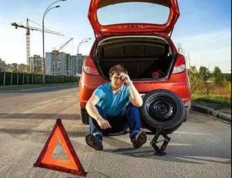 關鍵時刻你是喜歡千斤頂還是”手持液“