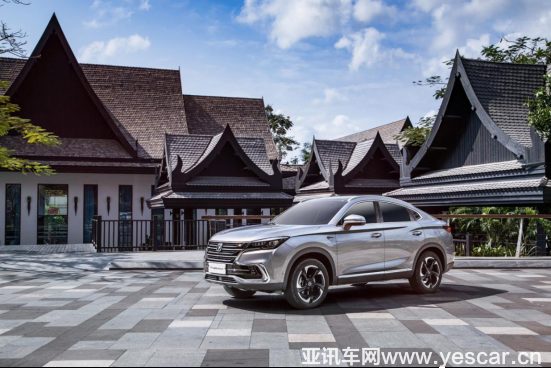 新手司機(jī)體驗(yàn)，長安cs85 coupe讓“自動駕駛”成為可能221.png