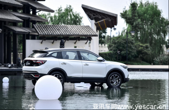 最靠譜、最聰明、最保值的12萬級suv，ta開啟行業(yè)新標桿223.png