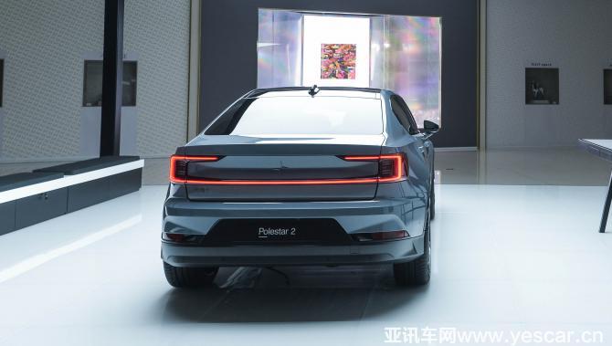 2709202739452f952a7169.jpg LGD8202.JPG