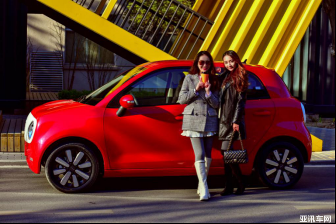 5-顏值升級(jí)！歐拉 R1女神版新增配色成時(shí)尚idol1217.png