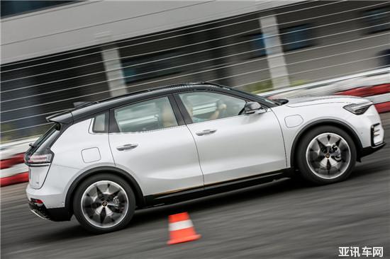 兩款最美純電車型對決 天際ME7與奧迪e-tron