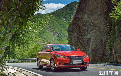 2019十佳發(fā)動機(jī)揭曉，長安逸動藍(lán)鯨版實(shí)力碾壓合資