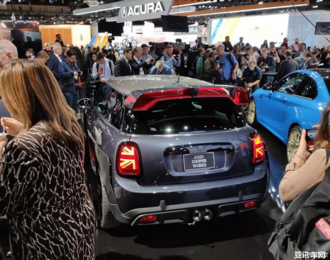 2114122162106aa7d52559.jpg 2.jpg