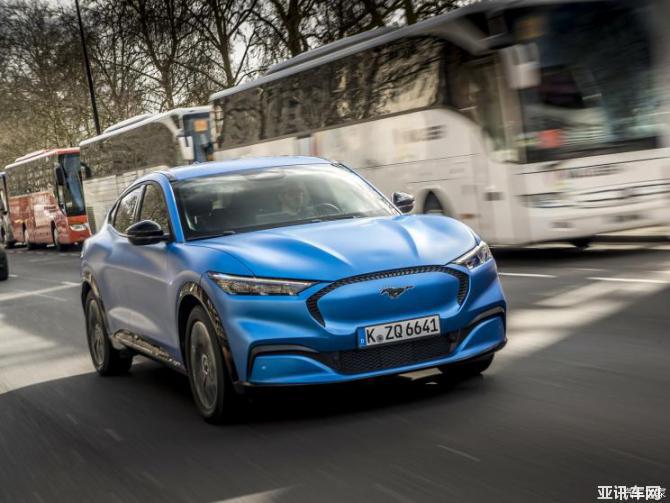 0209220658a5488bf40128.jpg image003.jpg