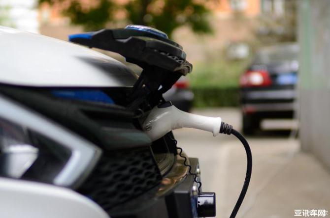 14085452a8021f63a03746.jpg image002.jpg