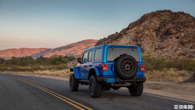 18082917e84e2c55010574.jpg image002.jpg