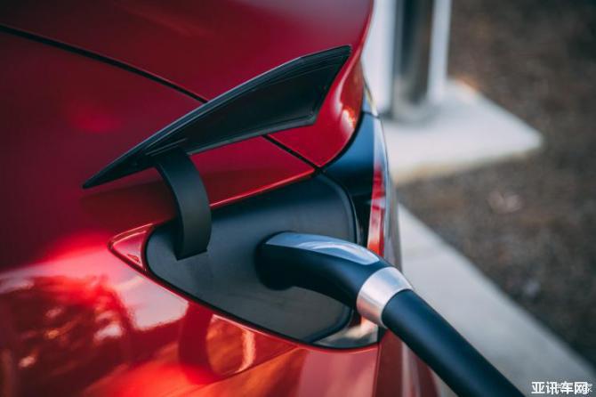 150845118e452aa8df7488.jpg image003.jpg