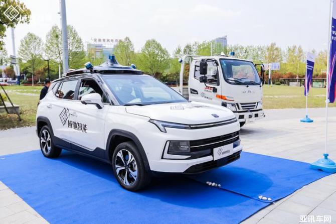 150849446e4f69bce99217.jpg image002.jpg