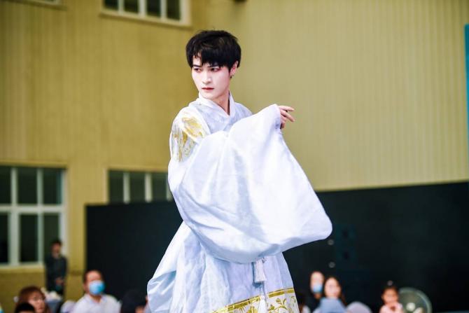 02095011a7a689bce95069.jpg image004.jpg