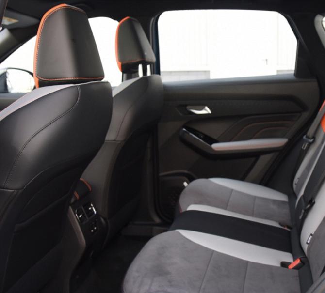 041427379a92a2d4020959.gif image004.gif