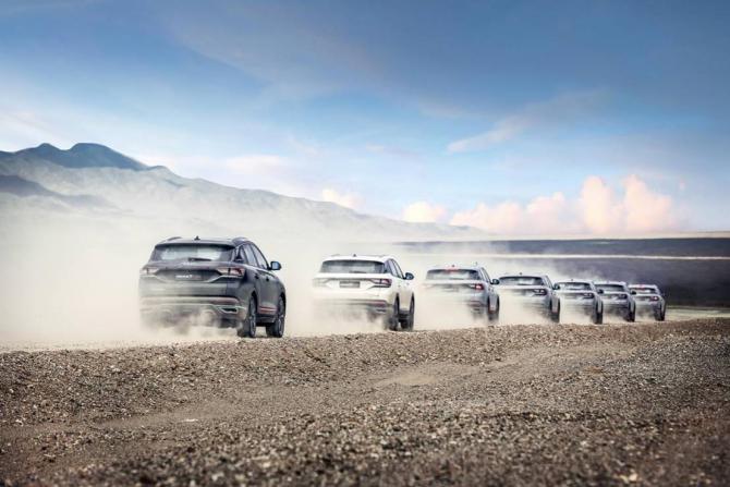 0116154379256e92dc3135.jpg image004.jpg